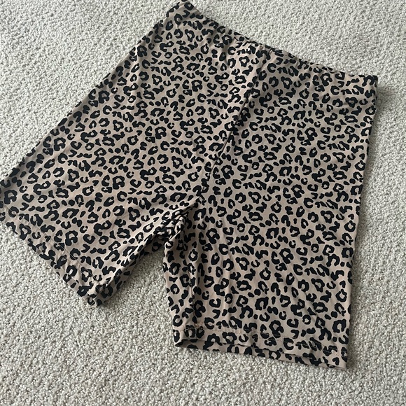 Soft Leopard Cheetah Print Biker Shorts - Picture 1 of 3